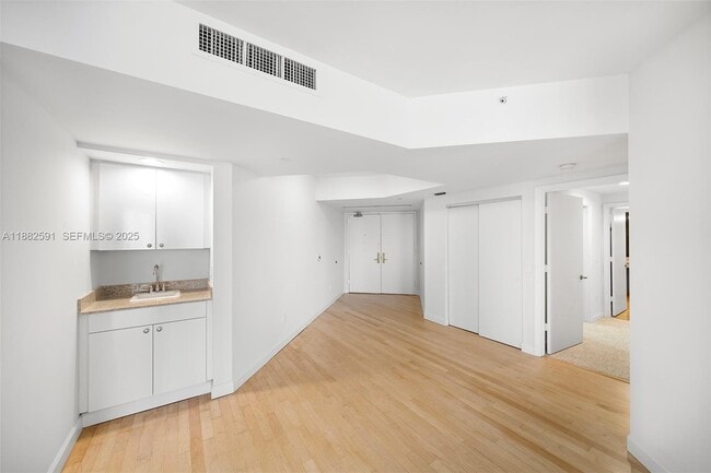 Building Photo - 4779 Collins Ave