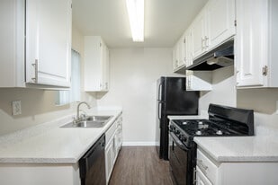 Interior Kitchen - The Pointe at 2316