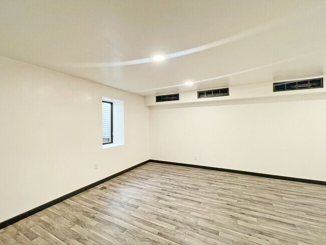 Building Photo - 7515 Cloman Way
