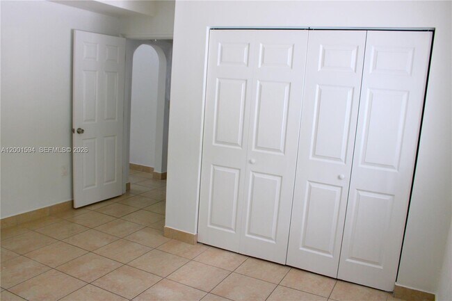 Building Photo - 2253 SW 10th St