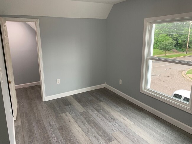 Building Photo - 4 bed/2 bath house in the heart of the Wes...