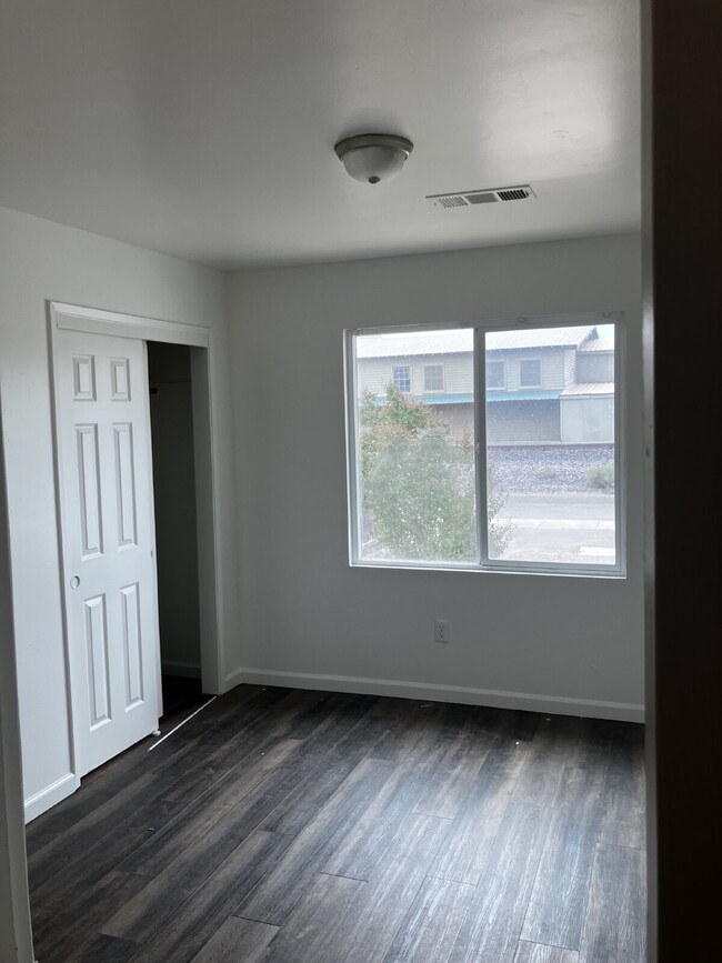 Building Photo - 761 W Santa Fe Ave