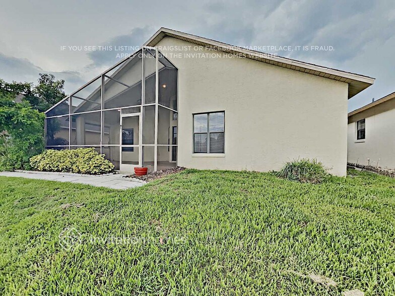 Building Photo - 242 Lakebreeze Cir