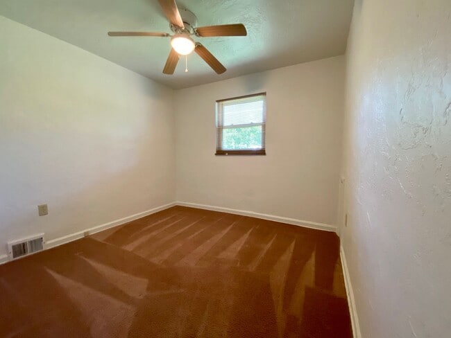 Building Photo - Charming Ranch Home in Peters Township – Huge Yard, Quiet Setting & Great Location!