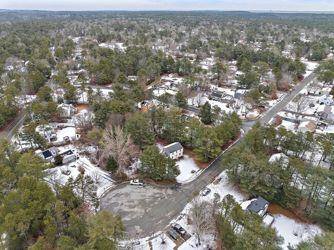 Building Photo - 4 Oaken Bucket Ln