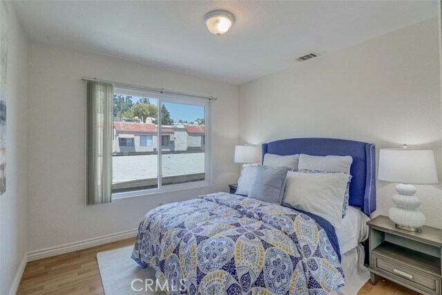 Building Photo - 2 Aruba St