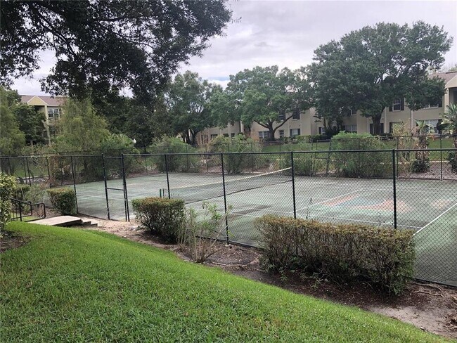 Building Photo - 2071 Dixie Belle Dr