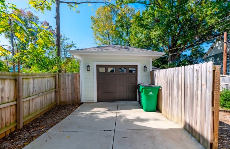 Building Photo - 1710 Berryhill Rd