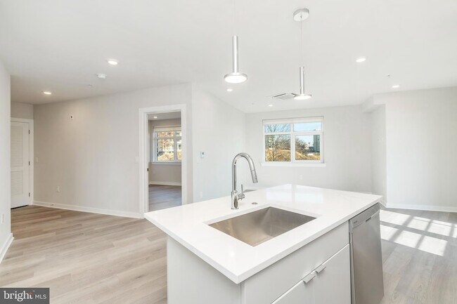 Building Photo - 3449 Scotts Ln