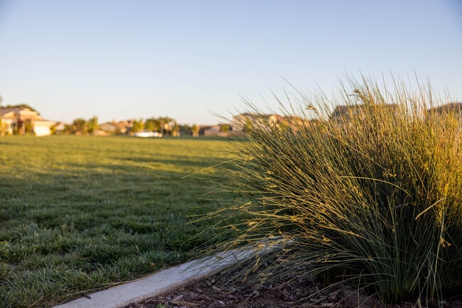 Building Photo - 617 Copper Ridge Way