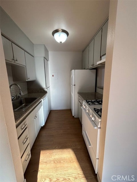 Building Photo - 61737 Desert Air Rd