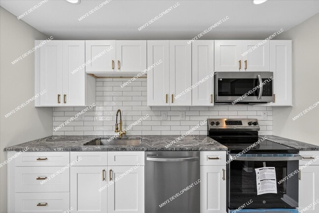 Building Photo - Fully Renovated 3-Bedroom Bungalow in Warren