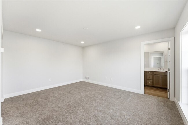 Building Photo - 227 Oliver Wy