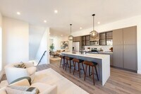 Building Photo - 884 Rowley