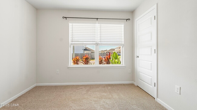 Building Photo - 4028 Silver Spur Rd