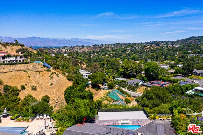 Building Photo - 3650 Sapphire Dr