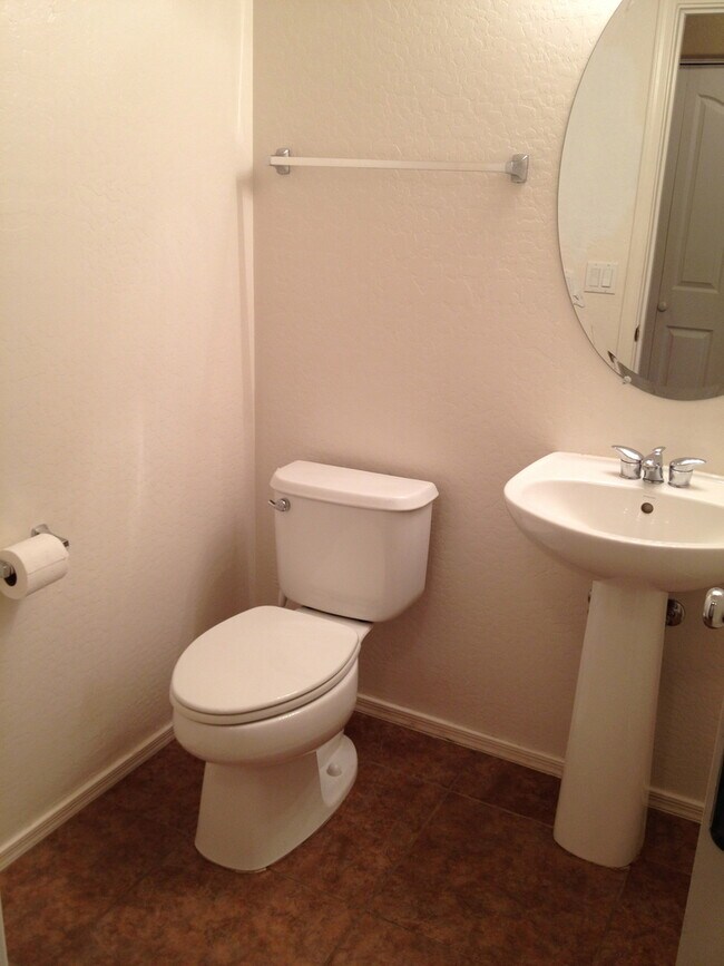 Building Photo - 3 Bed/2.5 Bath Great Gilbert Location