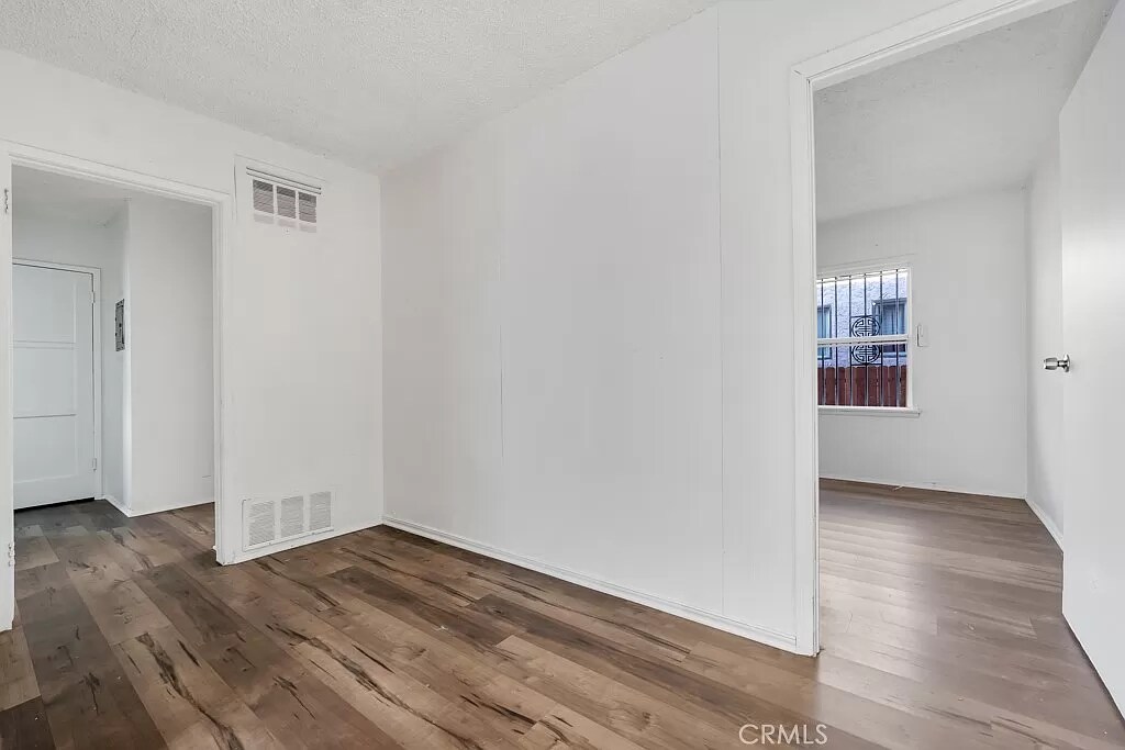 Building Photo - 648 W 41st Dr