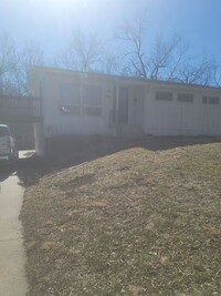 Building Photo - COMING SOON! Beautiful 3 Bedroom Home in S...