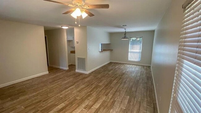 Building Photo - 63 S Wavy Oak Cir