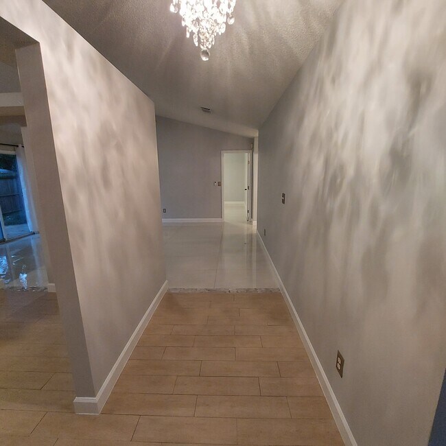 Building Photo - 4722 Fireside Dr