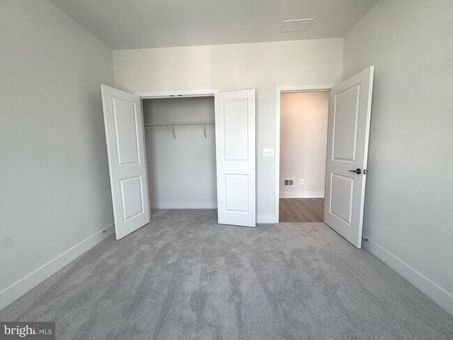 Building Photo - 133 Galaxy Pl