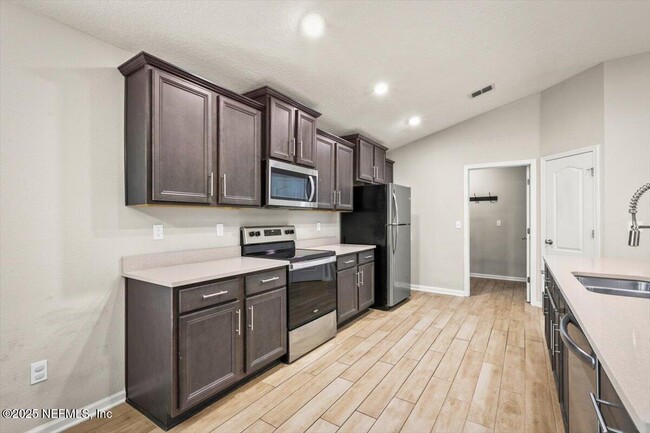 Building Photo - 15646 Winder Lake Dr