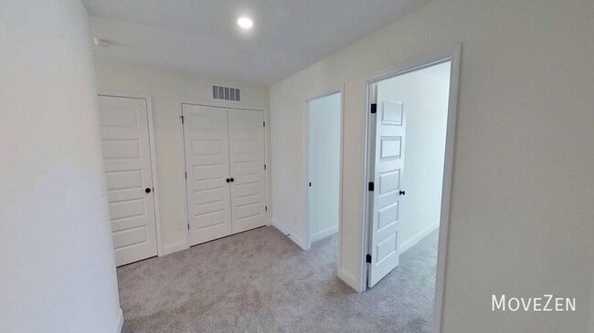 Building Photo - 155 Calluna Dr