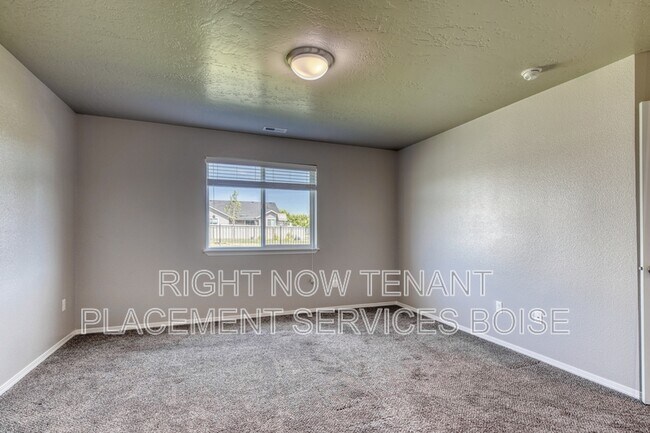 Building Photo - 8148 S Red Shine Ave