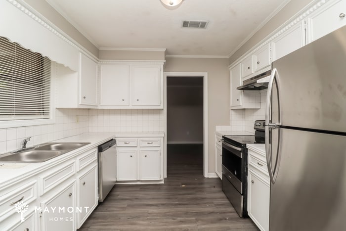 Building Photo - 523 Rusk Dr