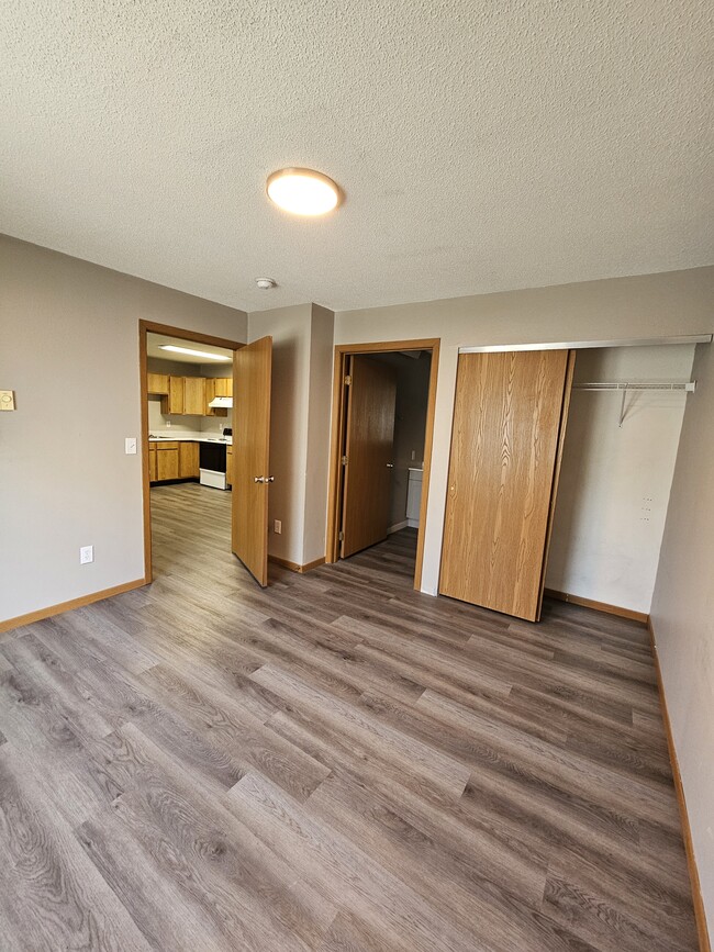 Building Photo - 8th & 8th Apartments