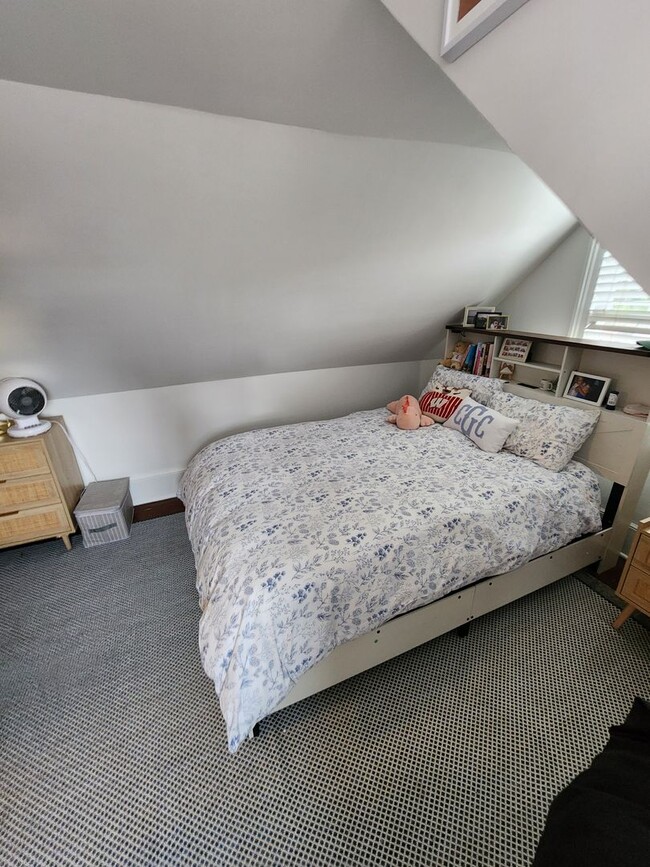 Building Photo - 109C