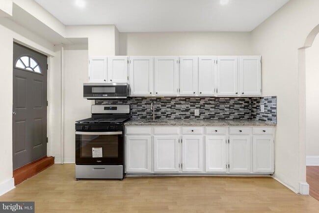 Building Photo - 1807 S 9th St