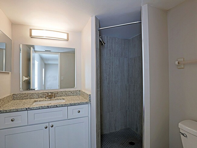 Building Photo - Mystic Gardens 5309-905