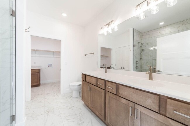 Building Photo - 808 Napa Dr