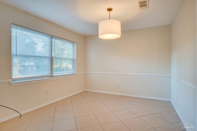 Building Photo - 5910 Limestone Rd