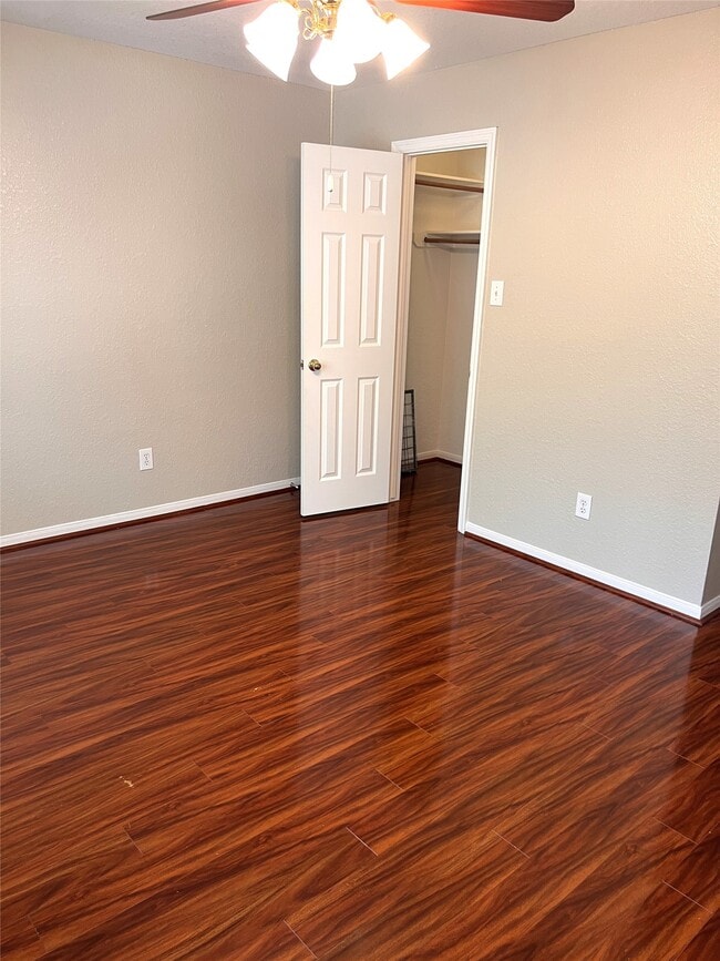 Building Photo - 14210 Meadow Estates Ln