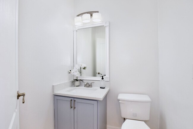 Building Photo - 696 Seabrook Ct