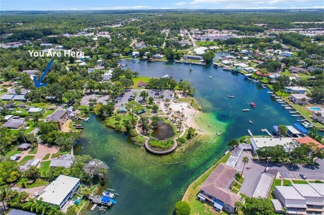 Building Photo - 222 NE 1st Ave