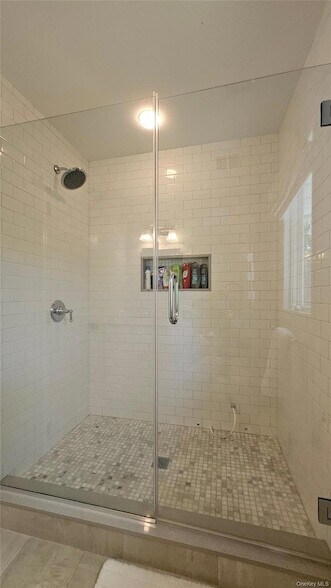 Building Photo - 11 John St