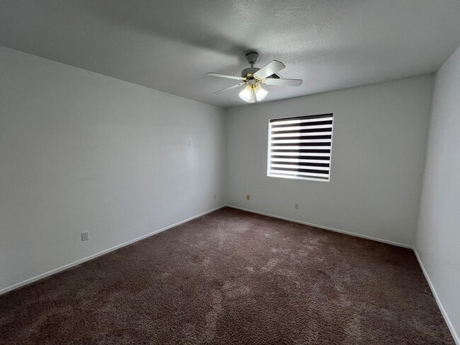 Building Photo - 4 BEDROOM POOL HOME!