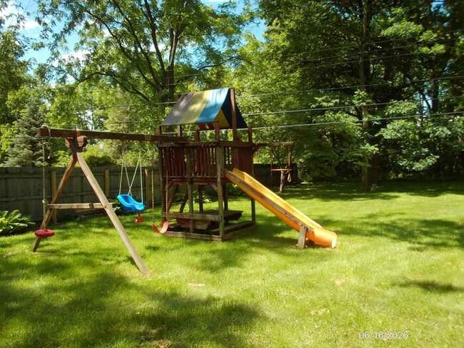 Building Photo - 5921 Houghten Dr