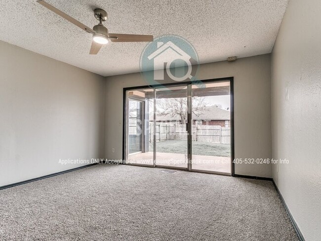 Building Photo - Spacious Updated 3 Bed 2 bath Home