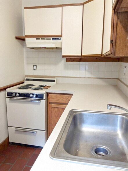 Building Photo - 4 Craigie Cir