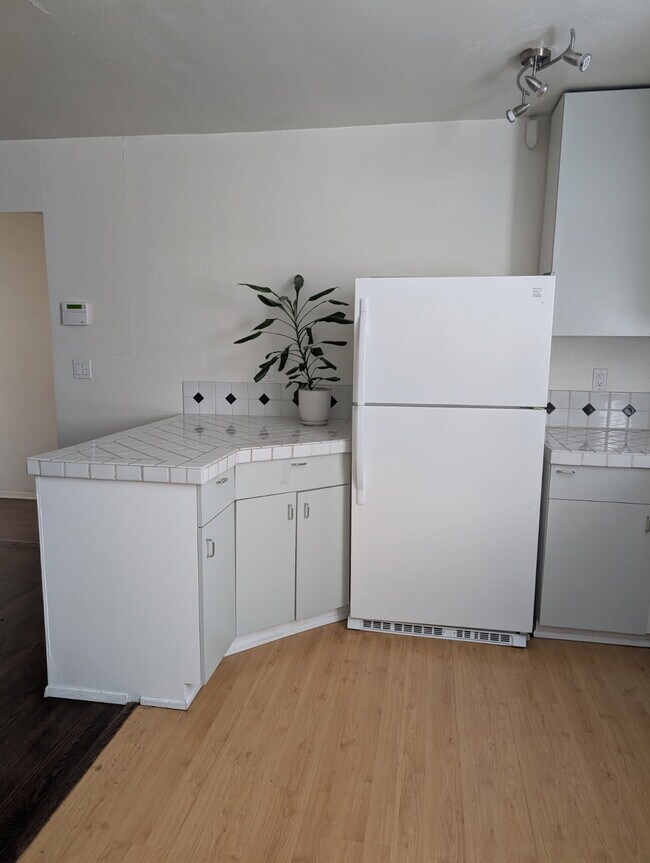 Building Photo - 14656 La Maida St