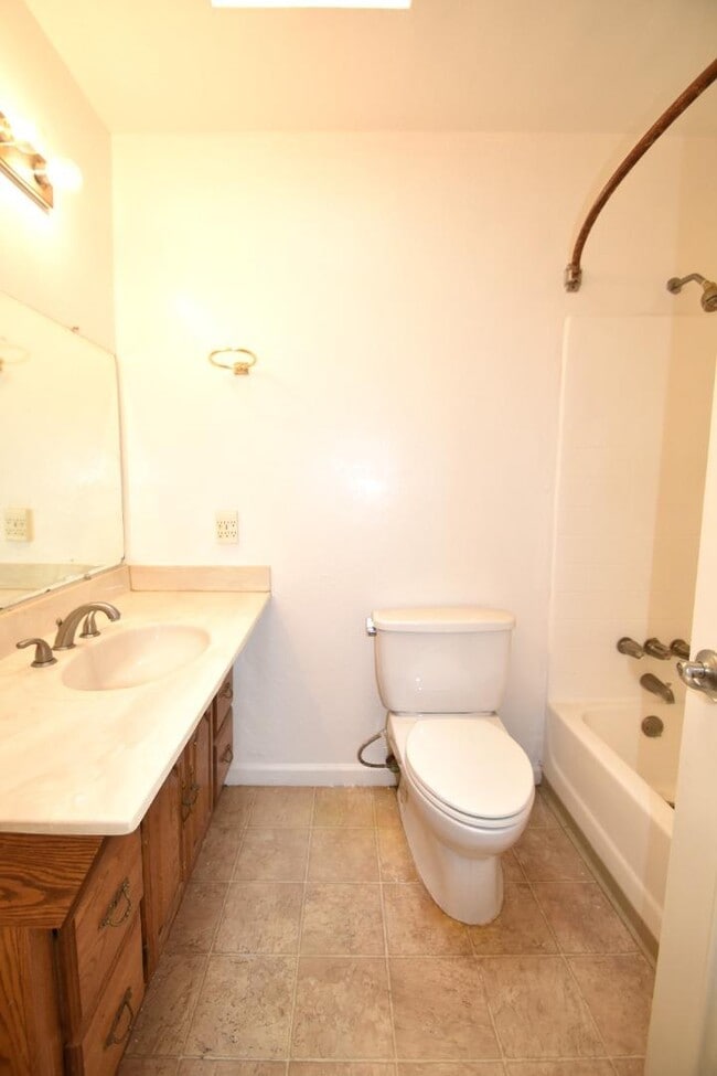 Building Photo - 4407 Jonquil Dr