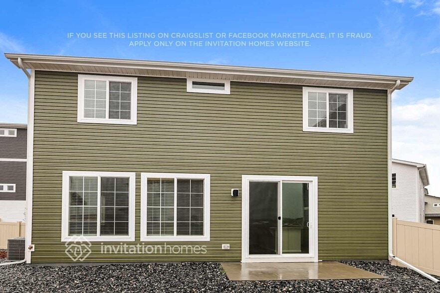 Building Photo - 3377 Streamwood Dr