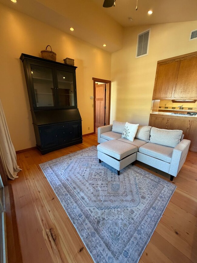 Building Photo - Heart of Downtown Ojai