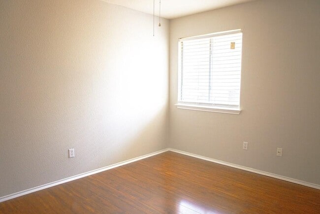 Building Photo - 135 Holmstrom St