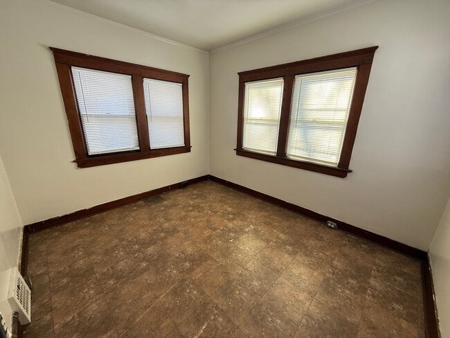 Building Photo - 4-Bedroom Home Near Downtown Jackson